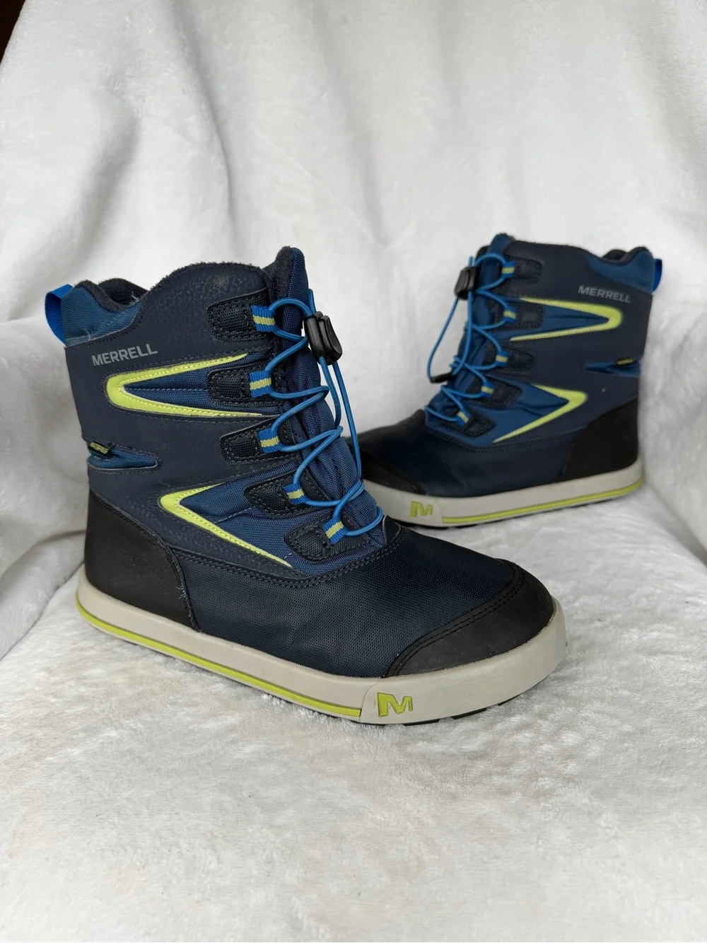 Merrell Kids Navy and Lime Accent Winter Boots 6